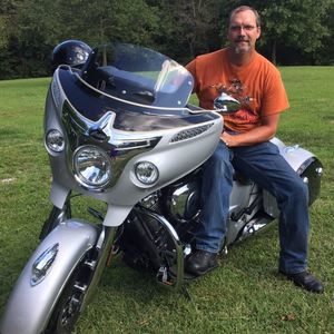 Meet your Posher, Troy